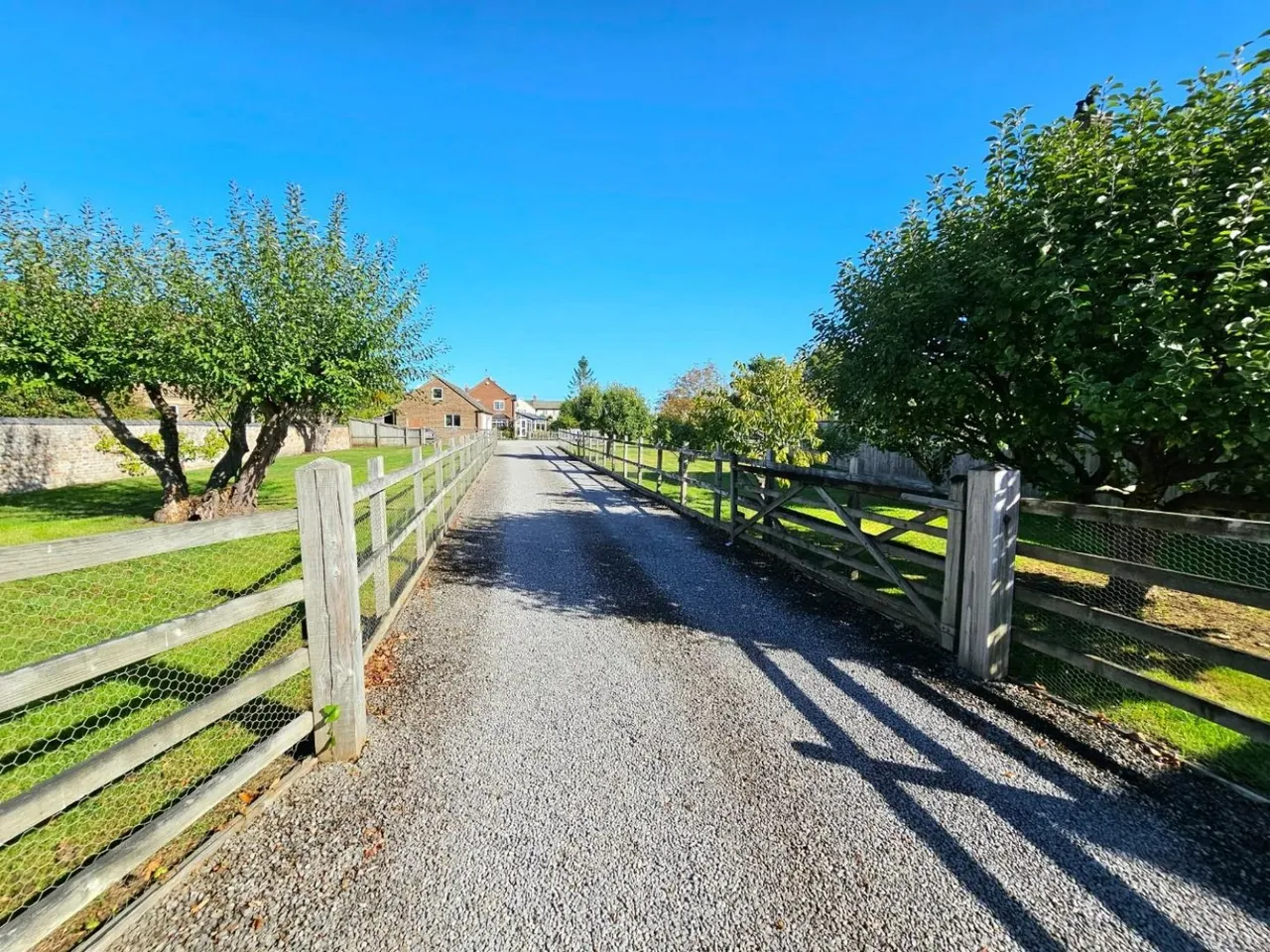 Middle Street, Eastington, GL10, photo 2