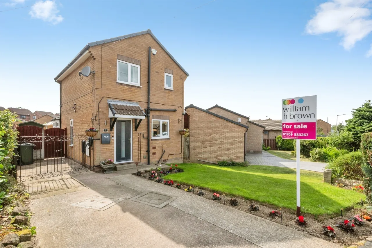 2 bed house for sale — Lanark Drive, Mexborough