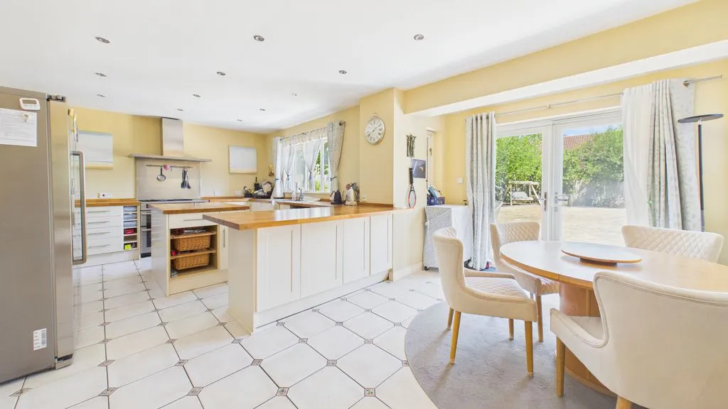 Snaith Crescent, Loughton, MK5, photo 2
