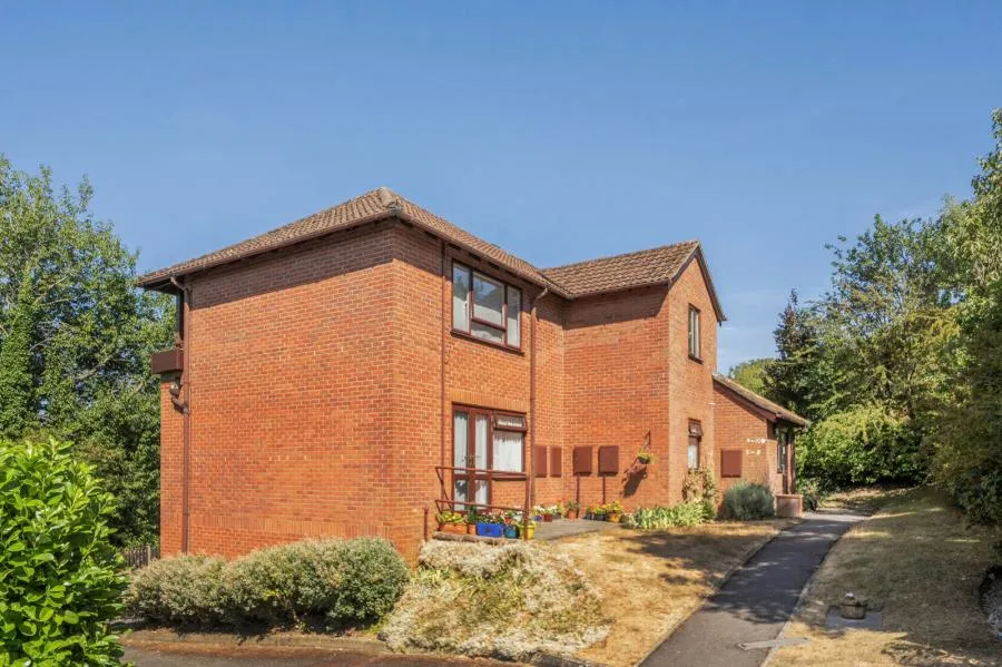 2 bed flat for sale, Bennetts, Chesham, HP5