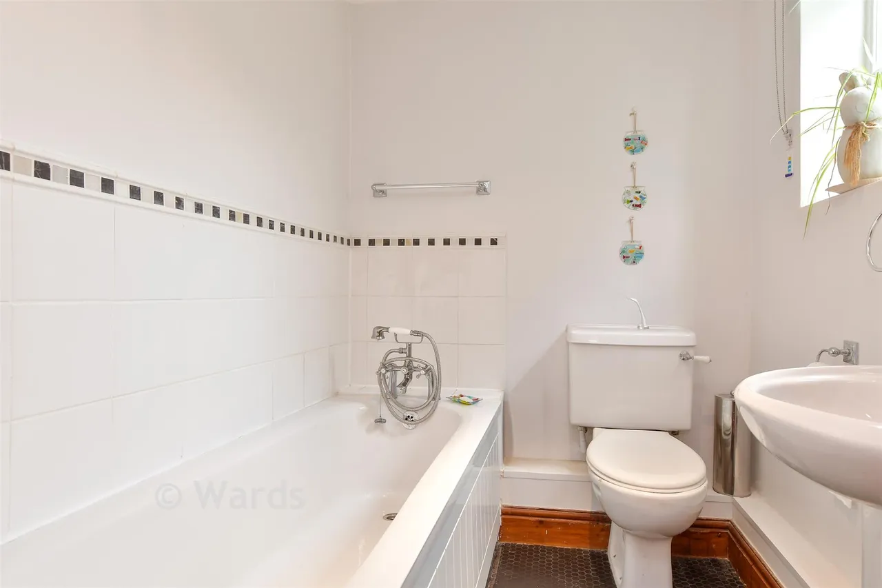 Oare Road, Faversham, ME13, photo 12