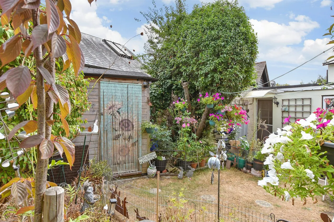 Oare Road, Faversham, ME13, photo 13