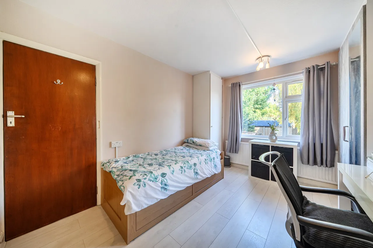 Norwich Road, Northwood, HA6, photo 6