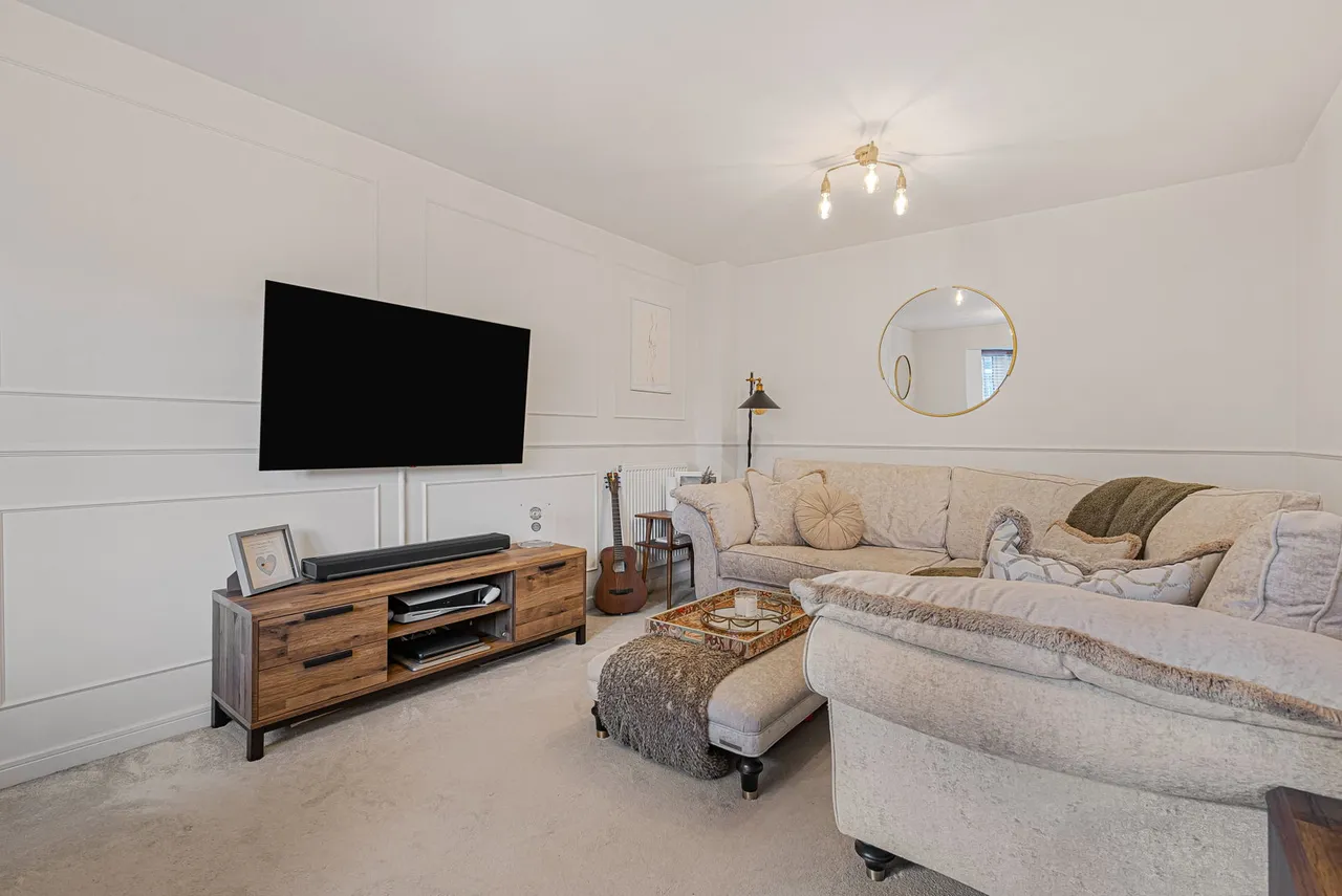 Squirrel Close, Brackley, NN13, photo 5