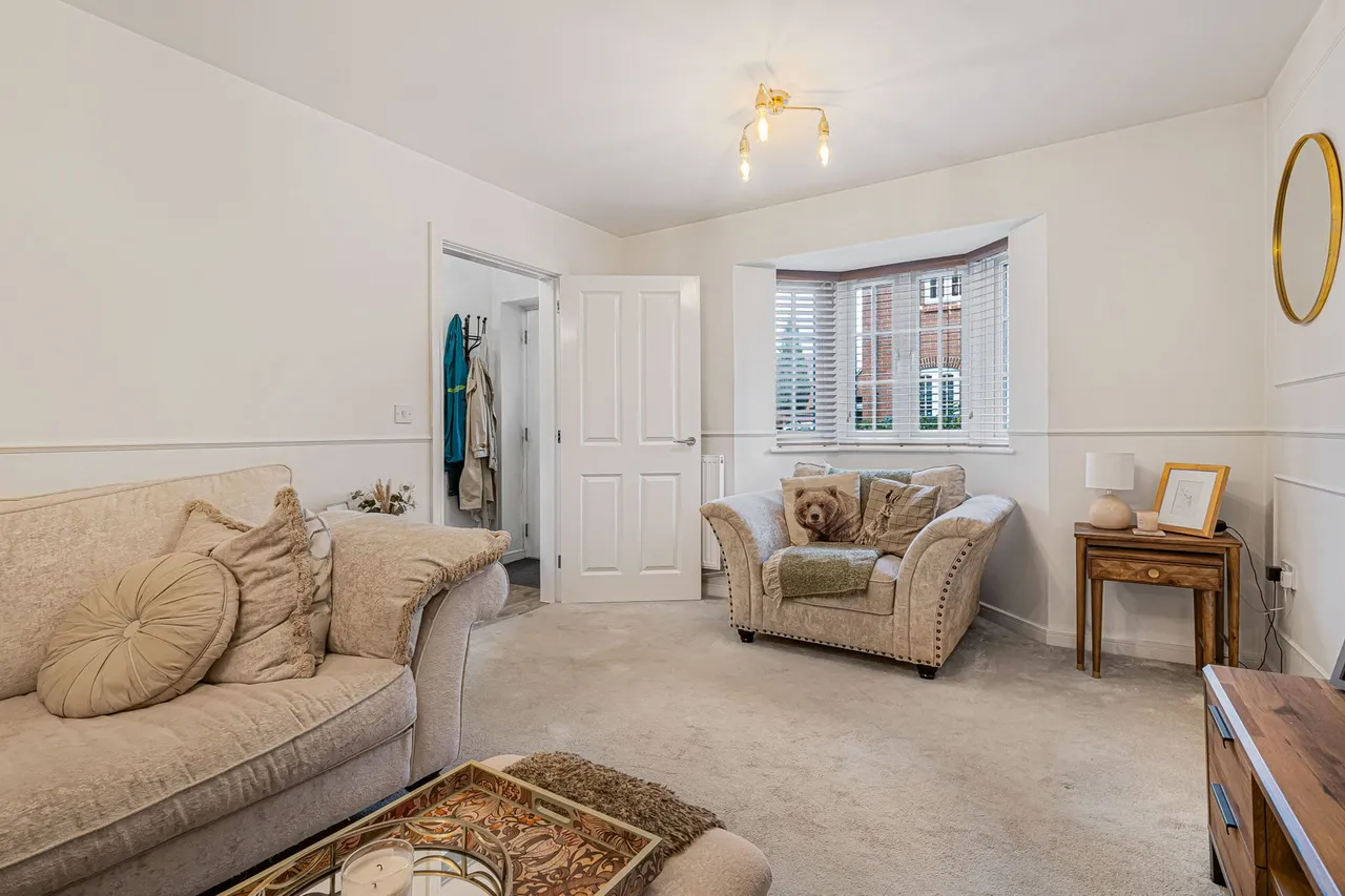Squirrel Close, Brackley, NN13, photo 6