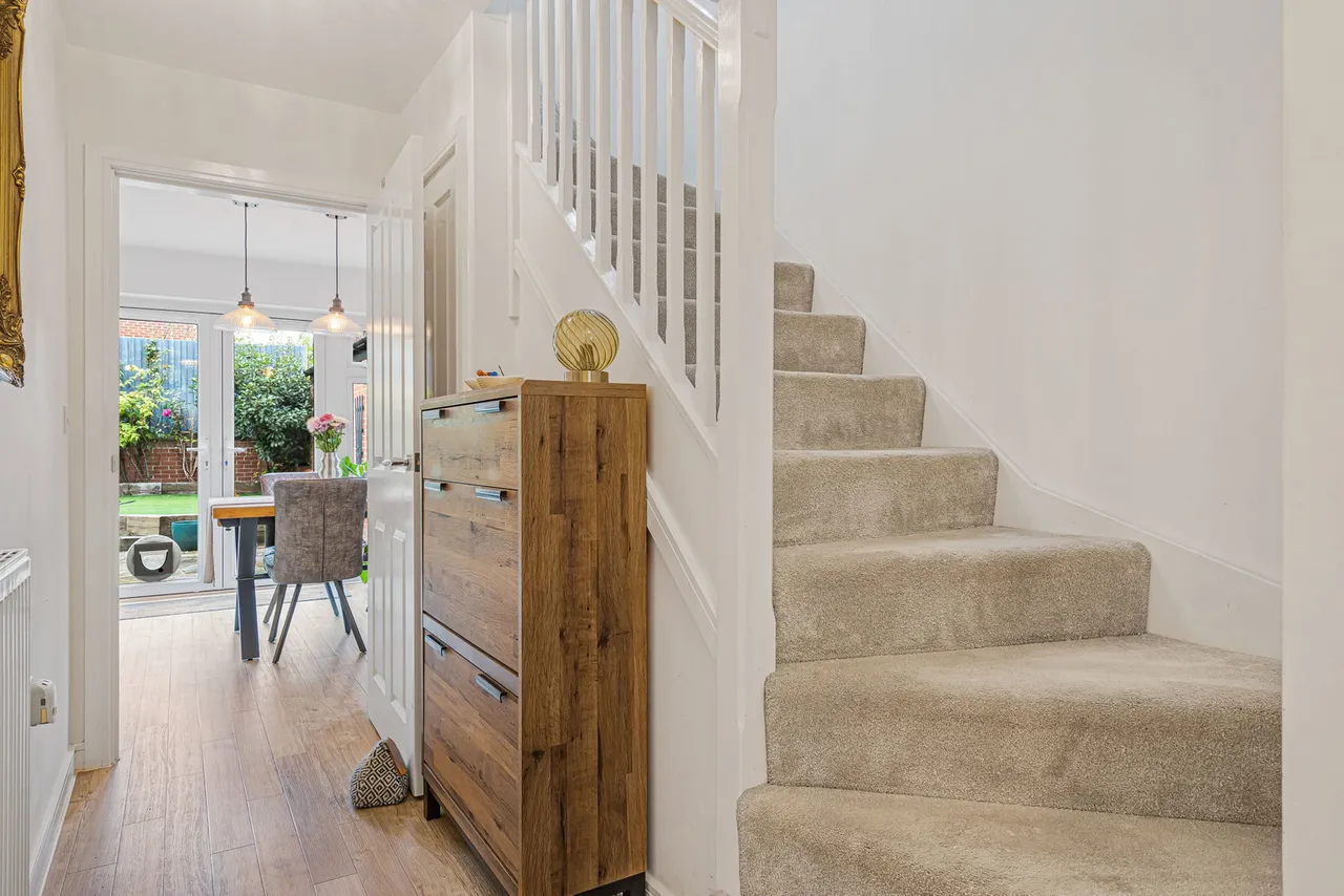 Squirrel Close, Brackley, NN13, photo 8