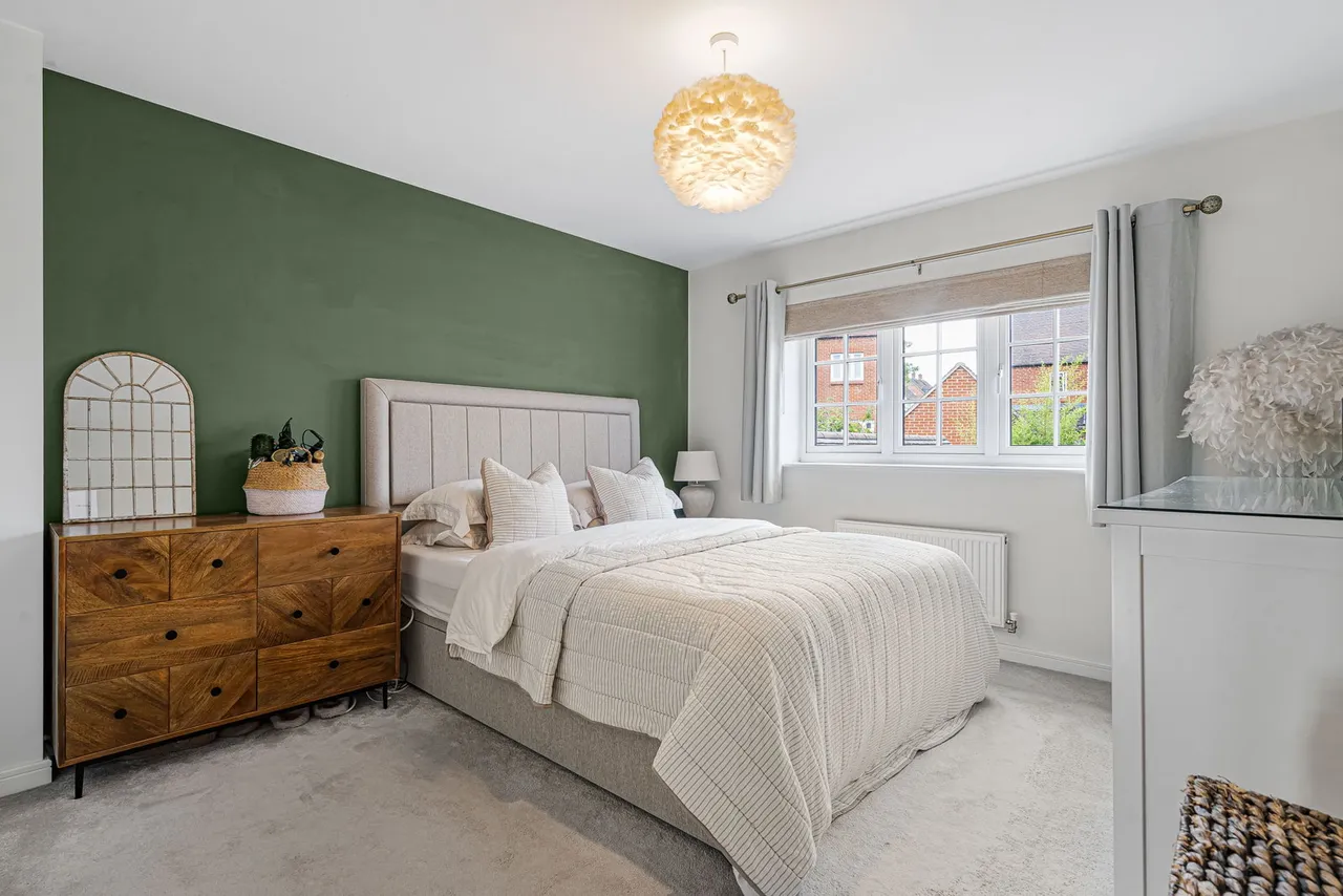 Squirrel Close, Brackley, NN13, photo 9