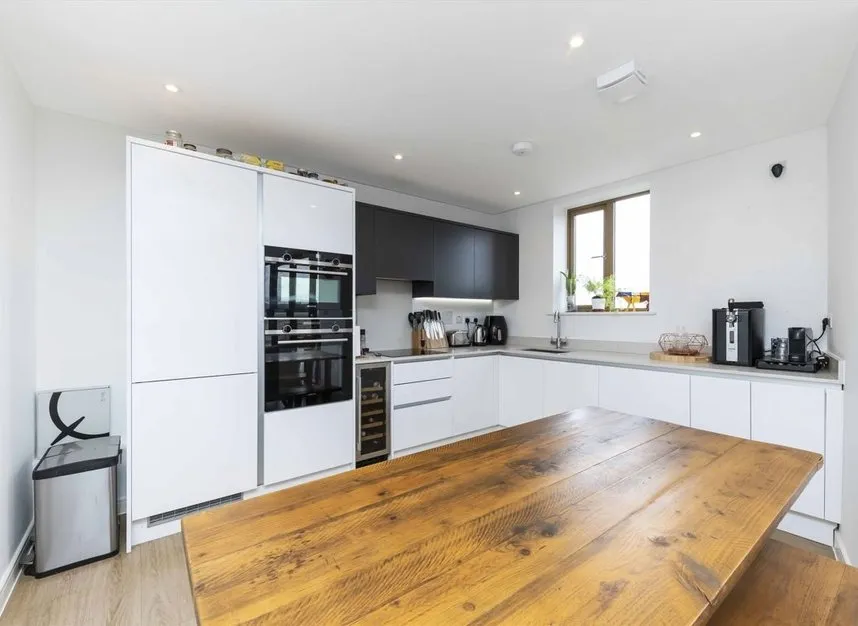 Streatham Road, Mitcham, CR4, photo 4