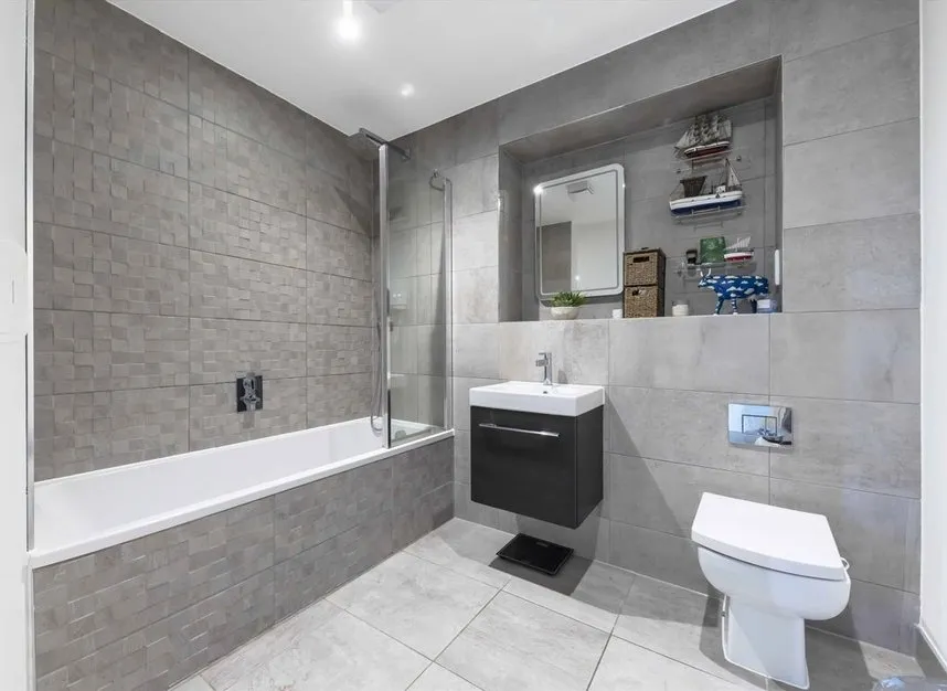 Streatham Road, Mitcham, CR4, photo 9