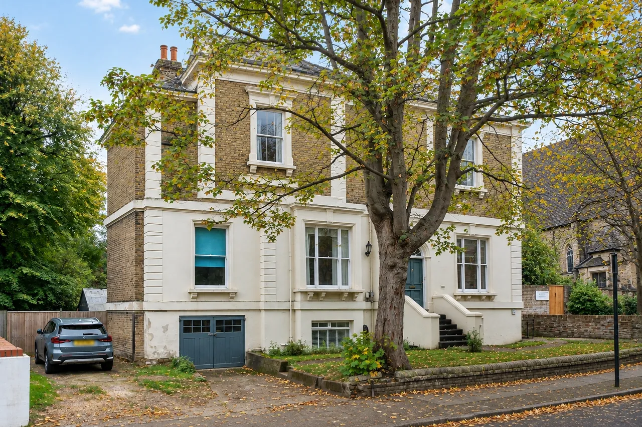 3 bed flat for sale, Trinity Crescent, Balham, SW17