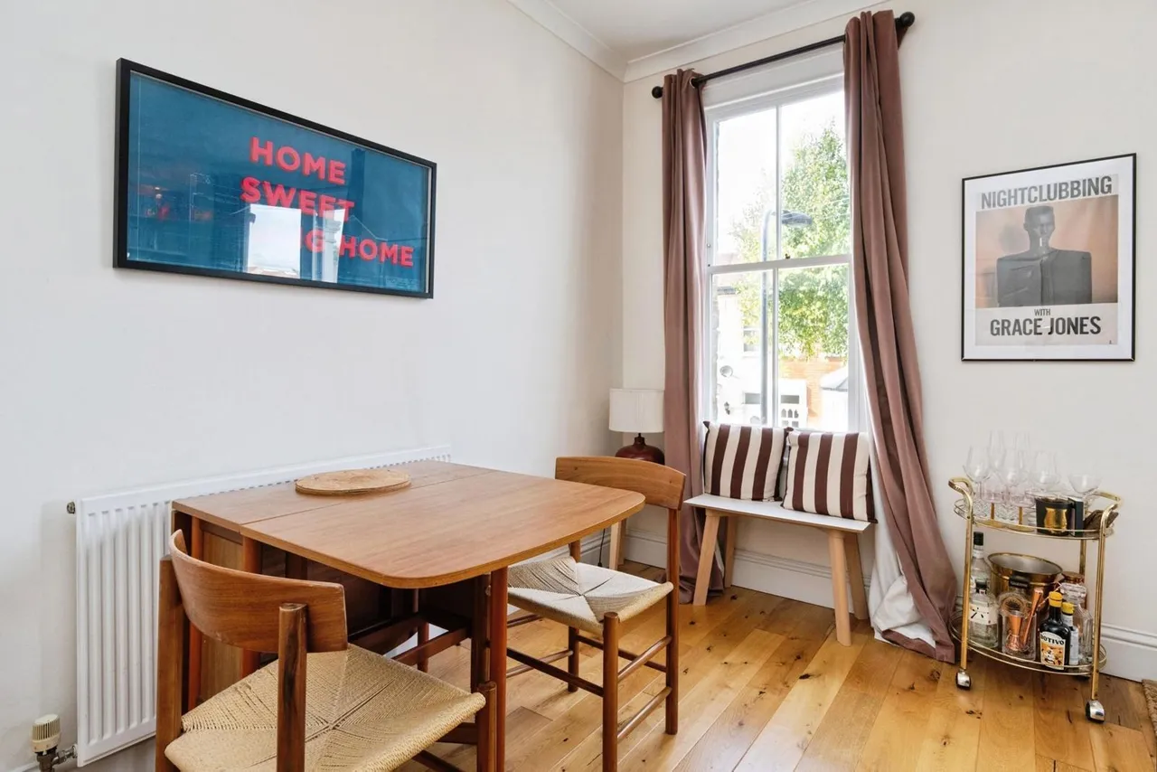 Albert Road, London, E10, photo 6