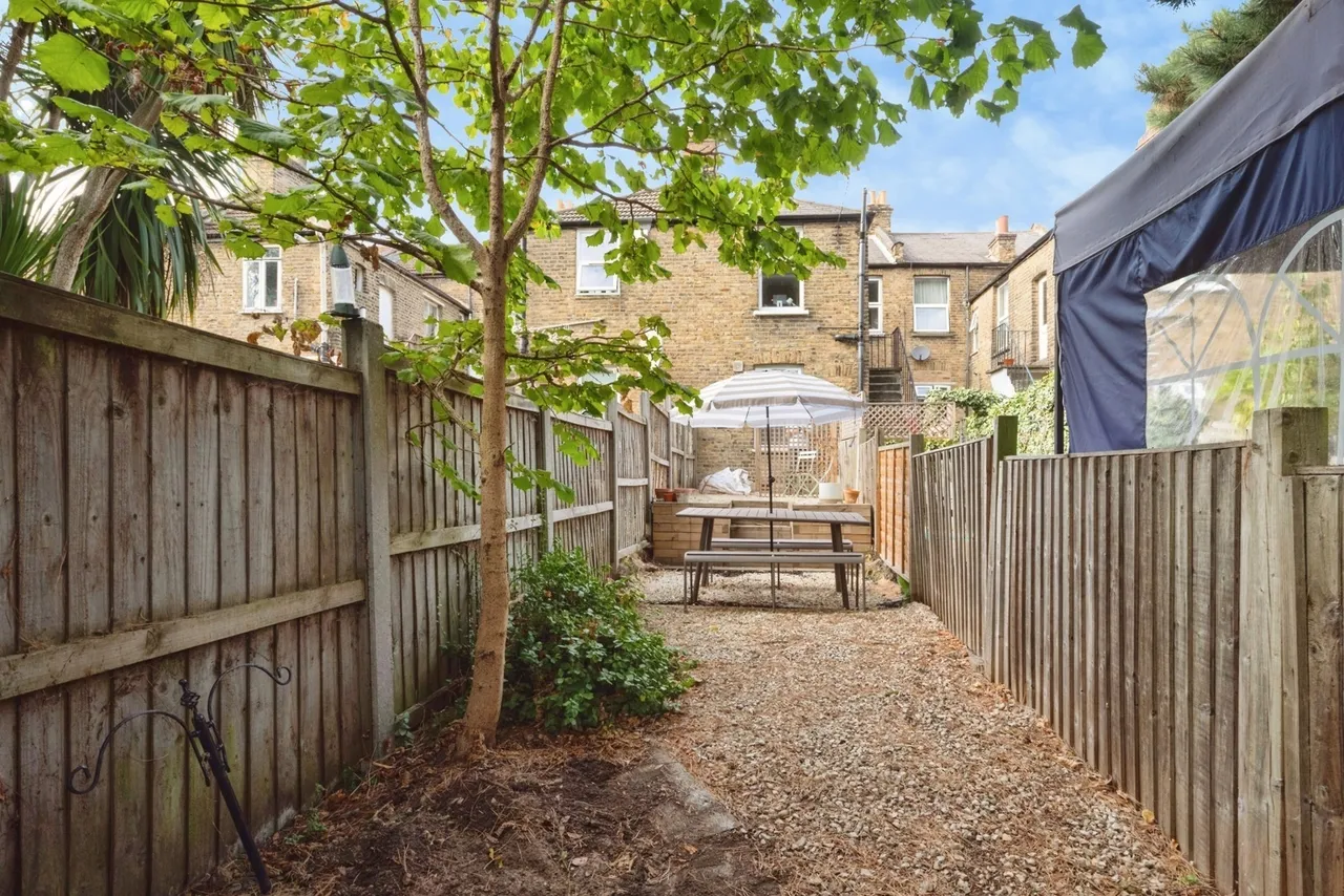 Albert Road, London, E10, photo 18