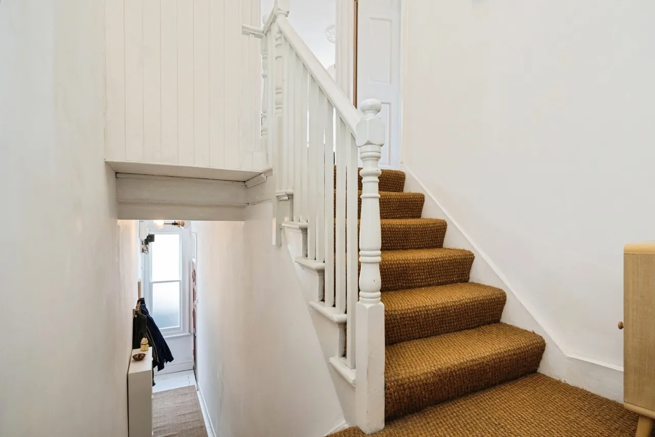 Albert Road, London, E10, photo 3