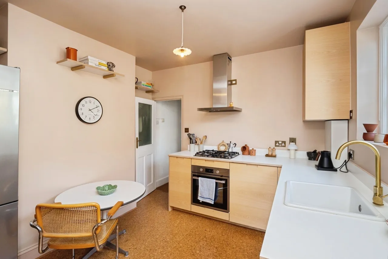 Albert Road, London, E10, photo 10