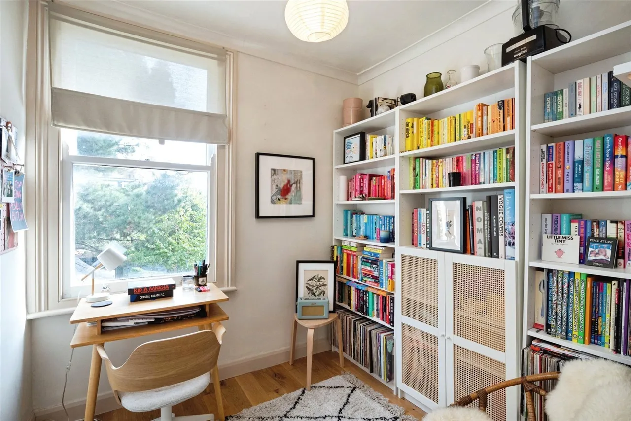 Albert Road, London, E10, photo 16