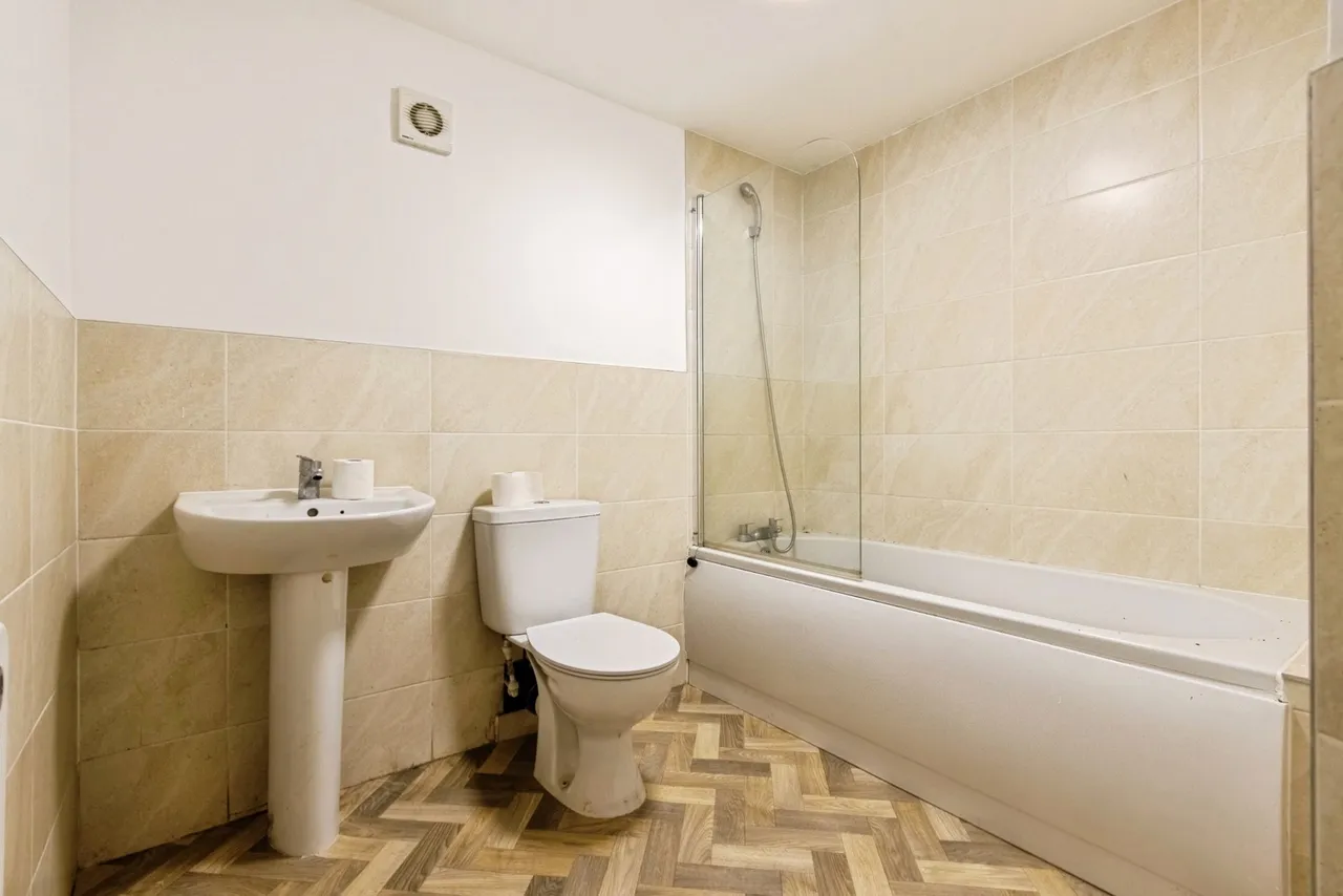 Flat 2 Grove Road, Wakefield, West Yorkshire, WF1, photo 3
