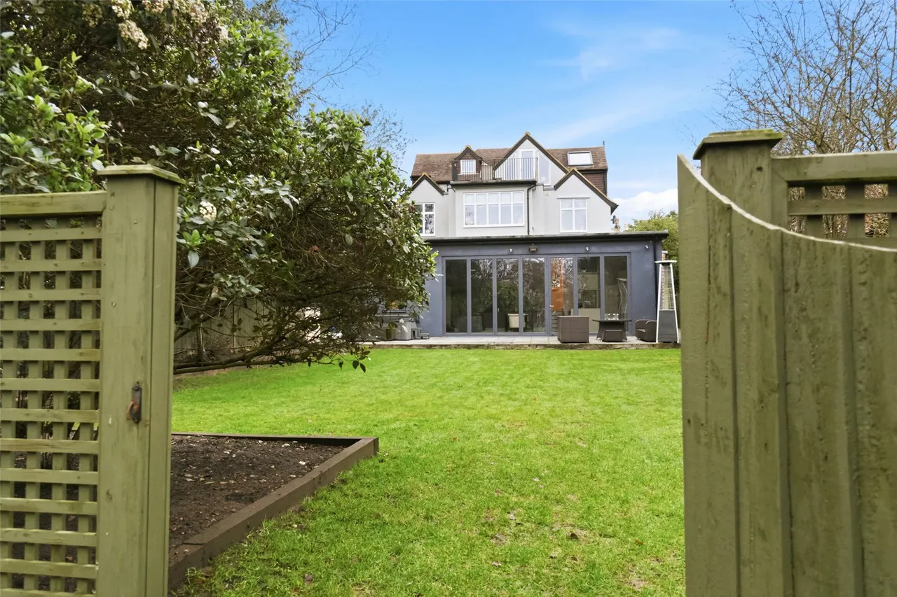 Uxbridge Road, Hampton Hill, TW12 1AU, photo 20