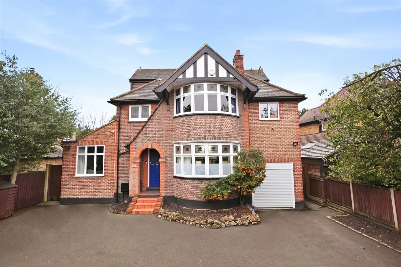 Uxbridge Road, Hampton Hill, TW12 1AU, photo 2