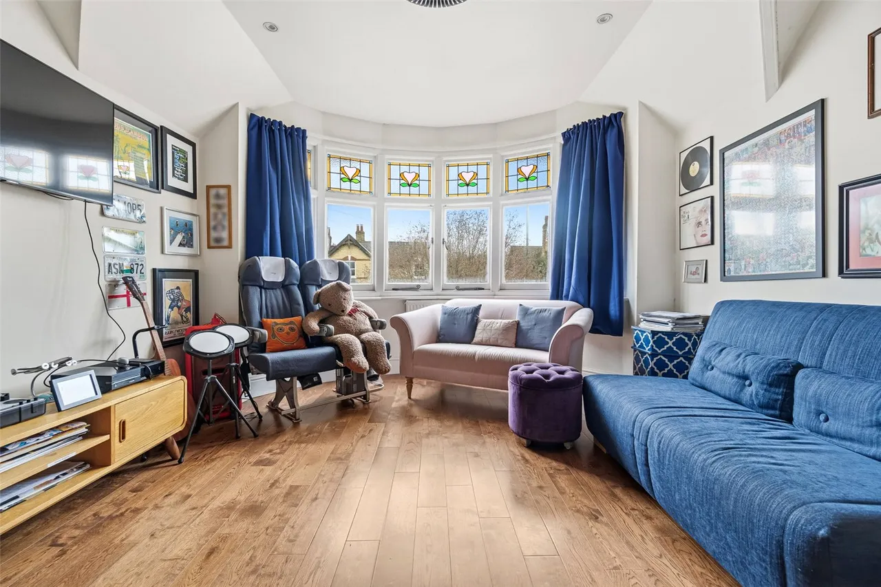 Uxbridge Road, Hampton Hill, TW12 1AU, photo 13