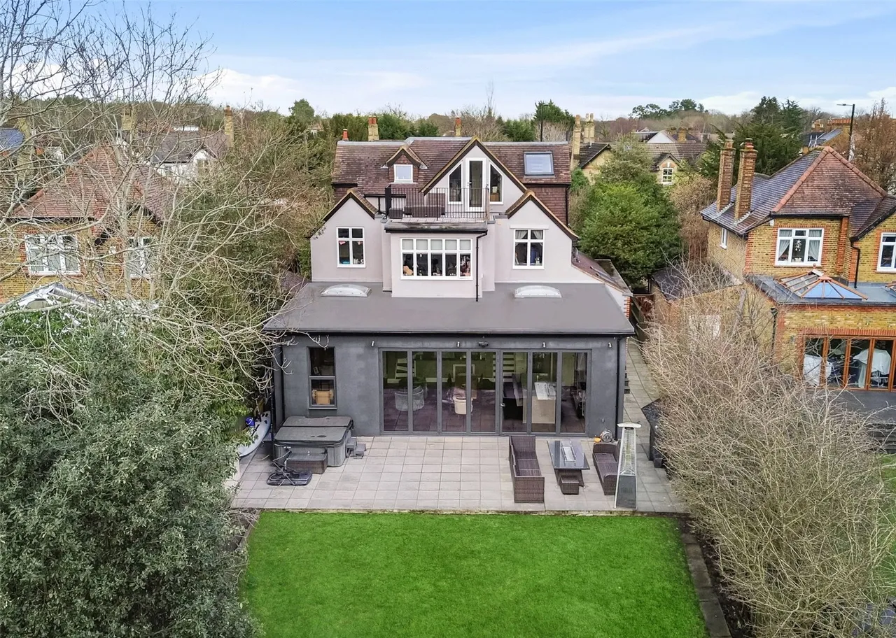 6 bed house for sale — Uxbridge Road, Hampton Hill, TW12 1AU