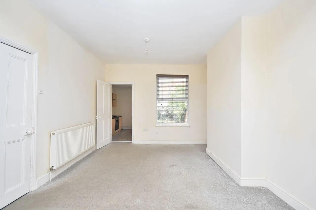 Queens Road, Northampton, NN1 3LP, photo 3
