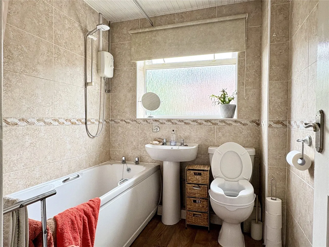 Glaisdale, Clarksfield, OL4, photo 13