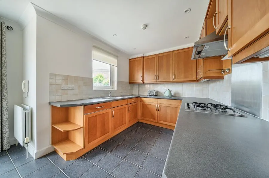 Minerva Crescent, Gunwharf Quays, PO1, photo 5