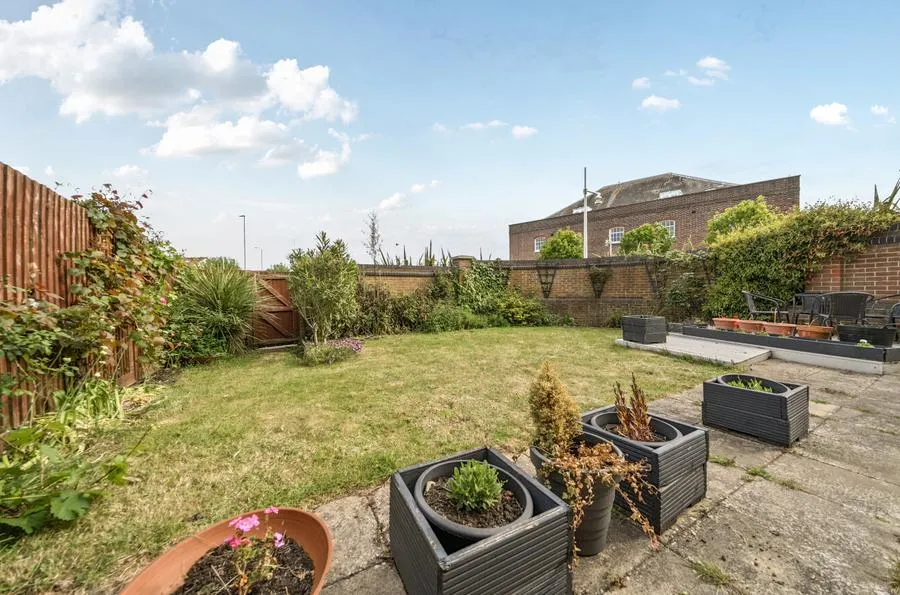 Minerva Crescent, Gunwharf Quays, PO1, photo 19