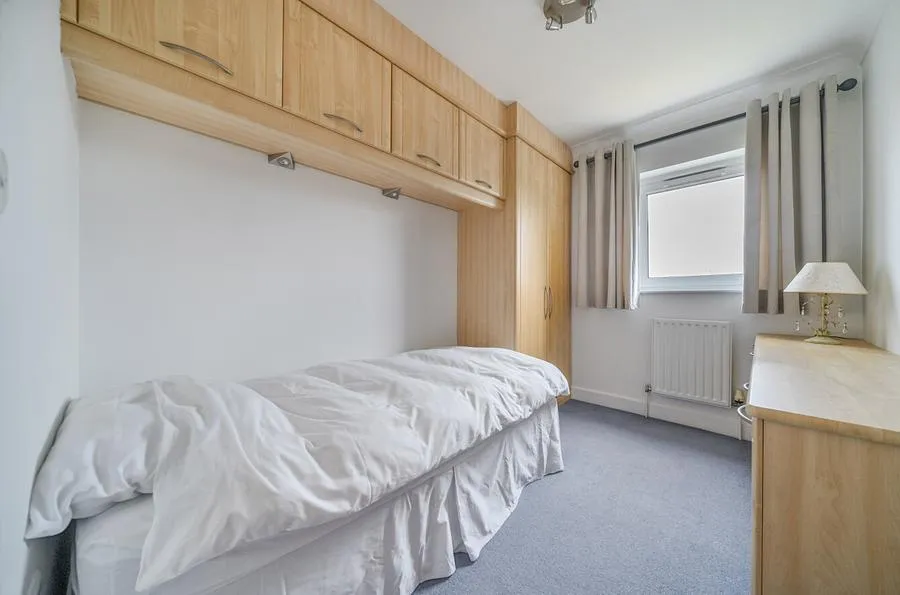 Minerva Crescent, Gunwharf Quays, PO1, photo 16