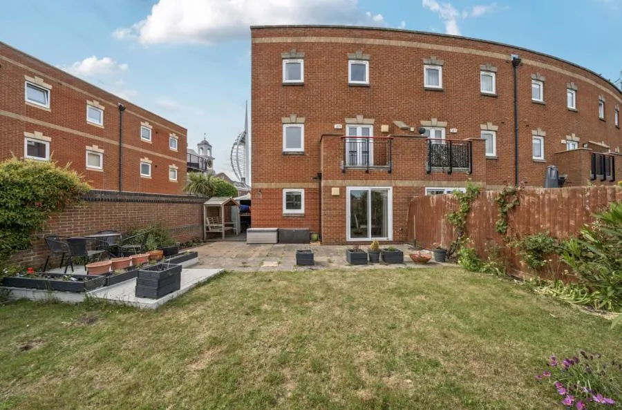 4 bed house for sale, Minerva Crescent, Gunwharf Quays, PO1
