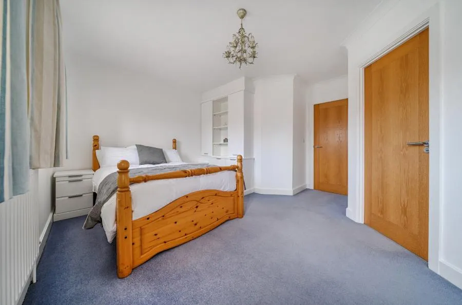 Minerva Crescent, Gunwharf Quays, PO1, photo 11