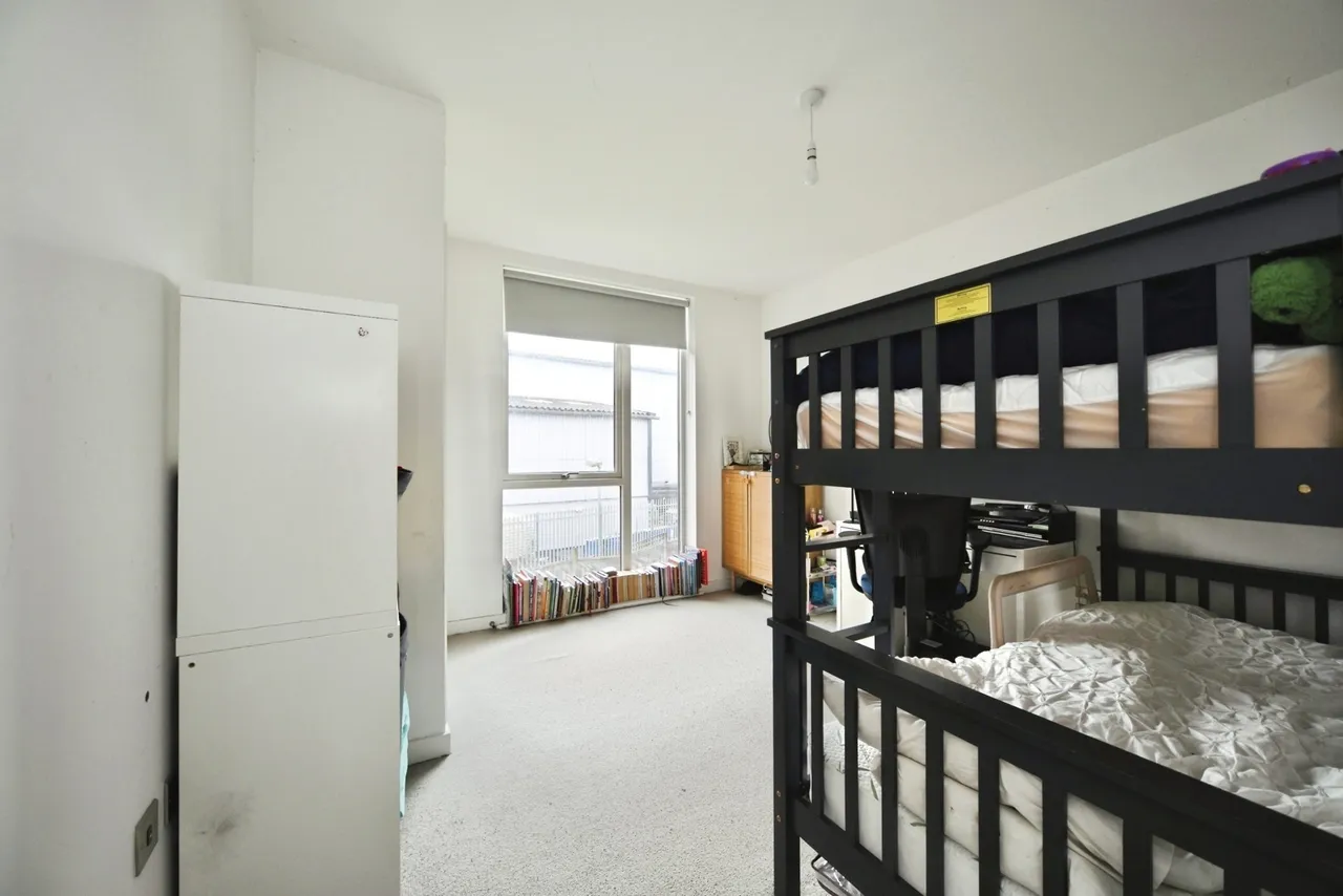 Gardiner Close, Enfield, EN3, photo 26