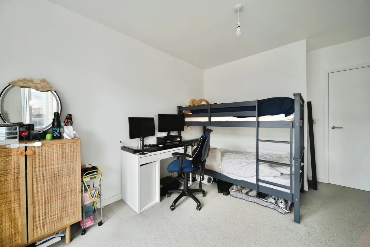 Gardiner Close, Enfield, EN3, photo 6