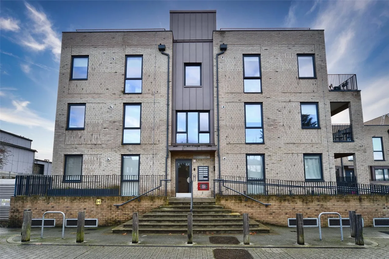 Gardiner Close, Enfield, EN3, photo 31