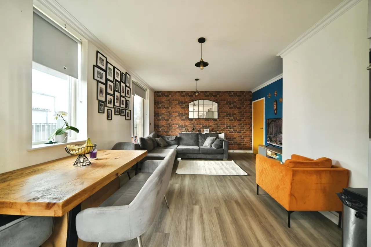 Gardiner Close, Enfield, EN3, photo 16