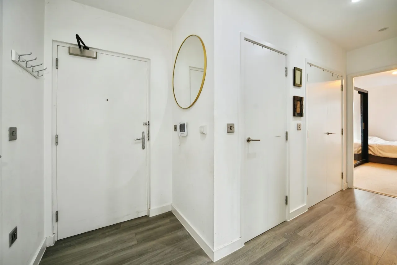 Gardiner Close, Enfield, EN3, photo 9