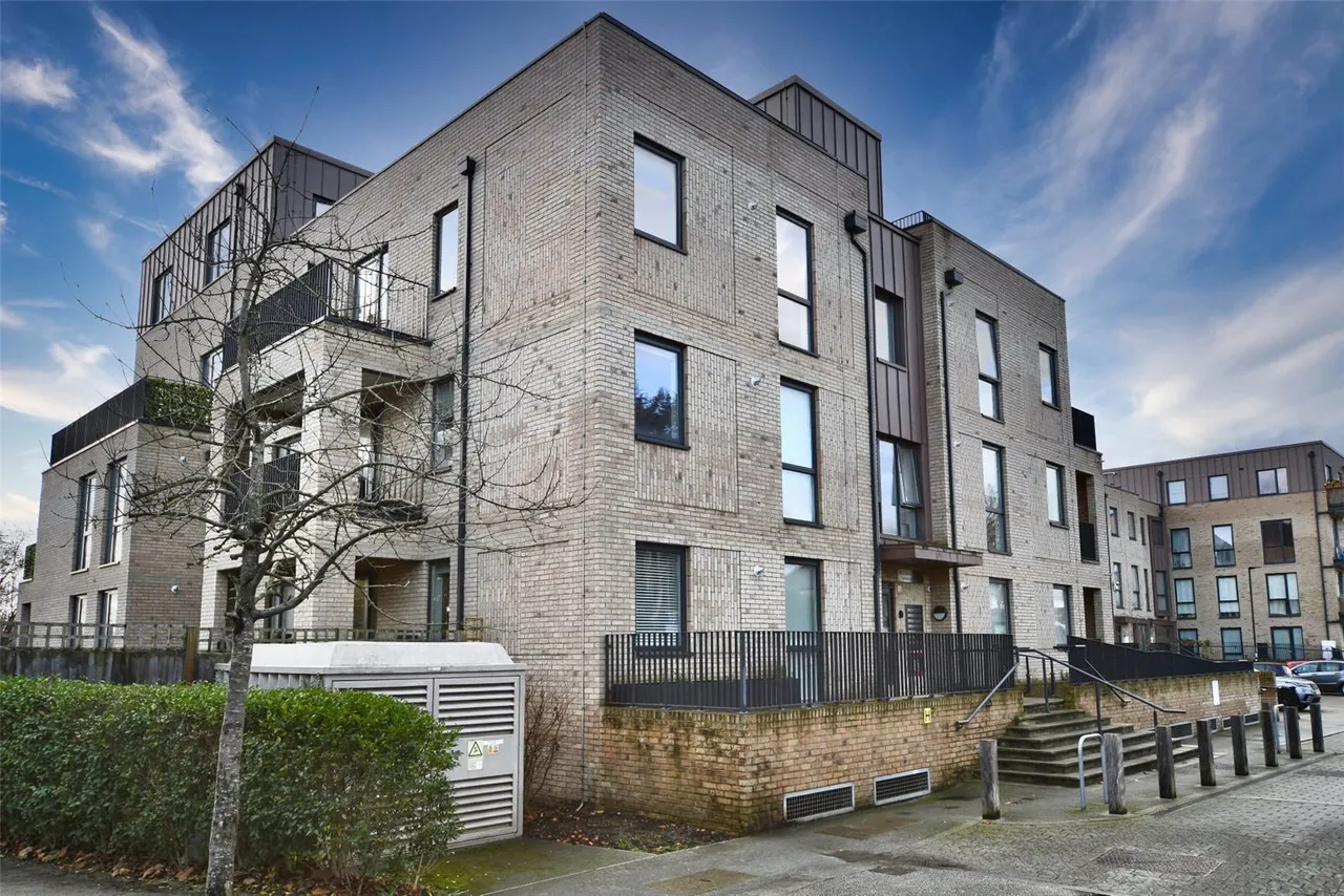 Gardiner Close, Enfield, EN3, photo 8