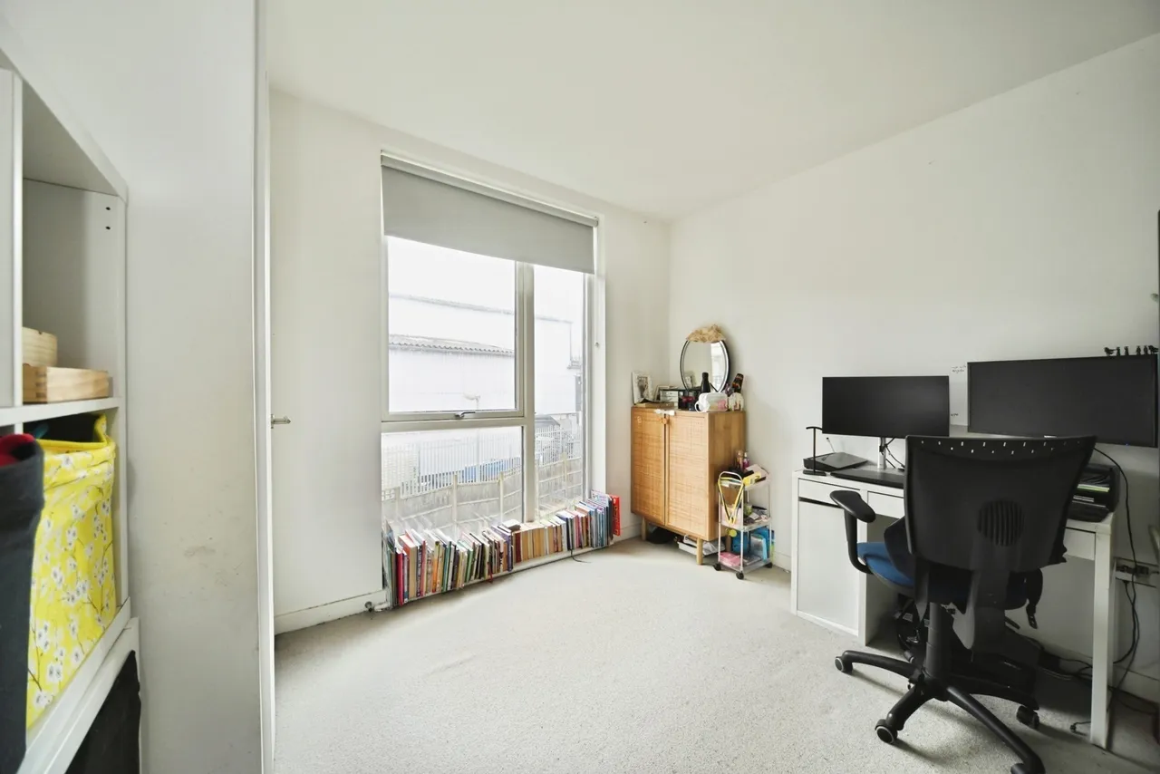 Gardiner Close, Enfield, EN3, photo 27