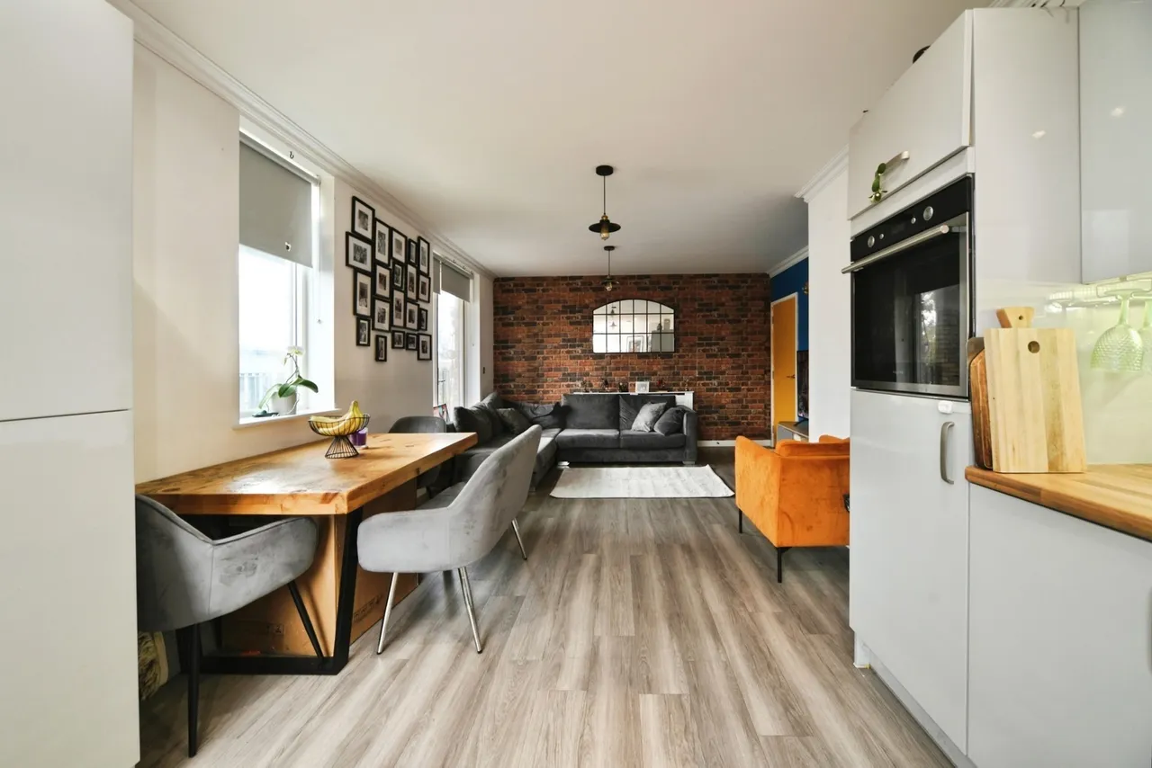 Gardiner Close, Enfield, EN3, photo 13