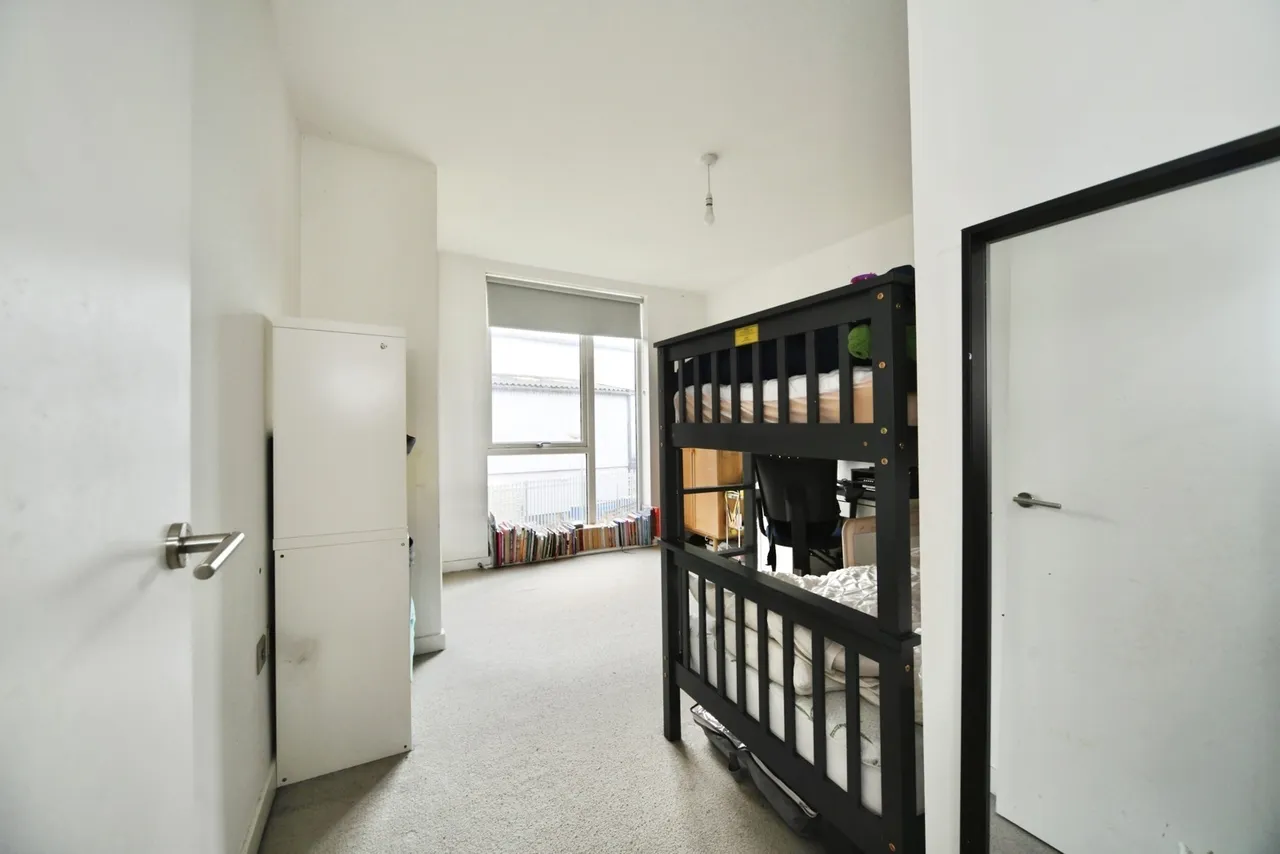 Gardiner Close, Enfield, EN3, photo 25