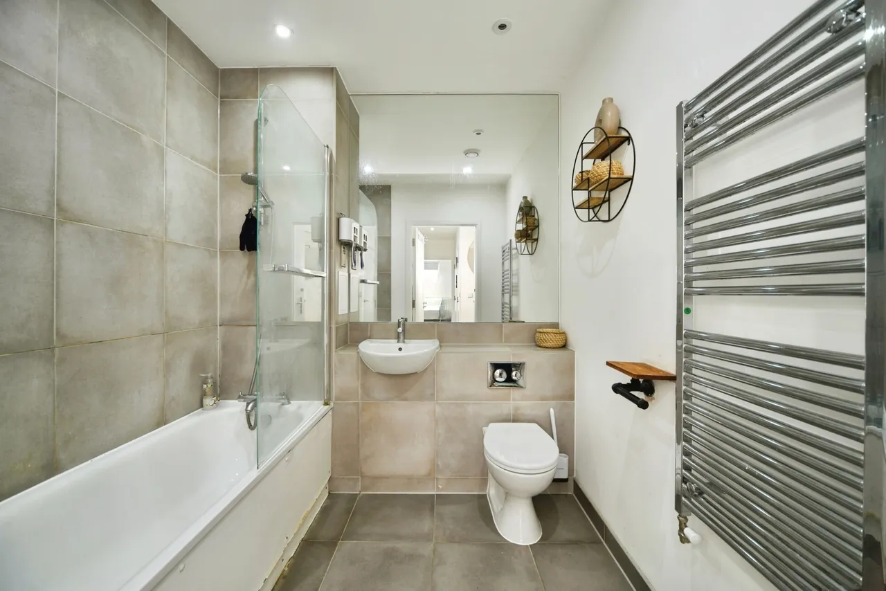 Gardiner Close, Enfield, EN3, photo 30