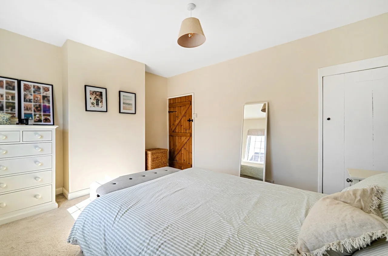 Kings Road, Farncombe, GU7, photo 11