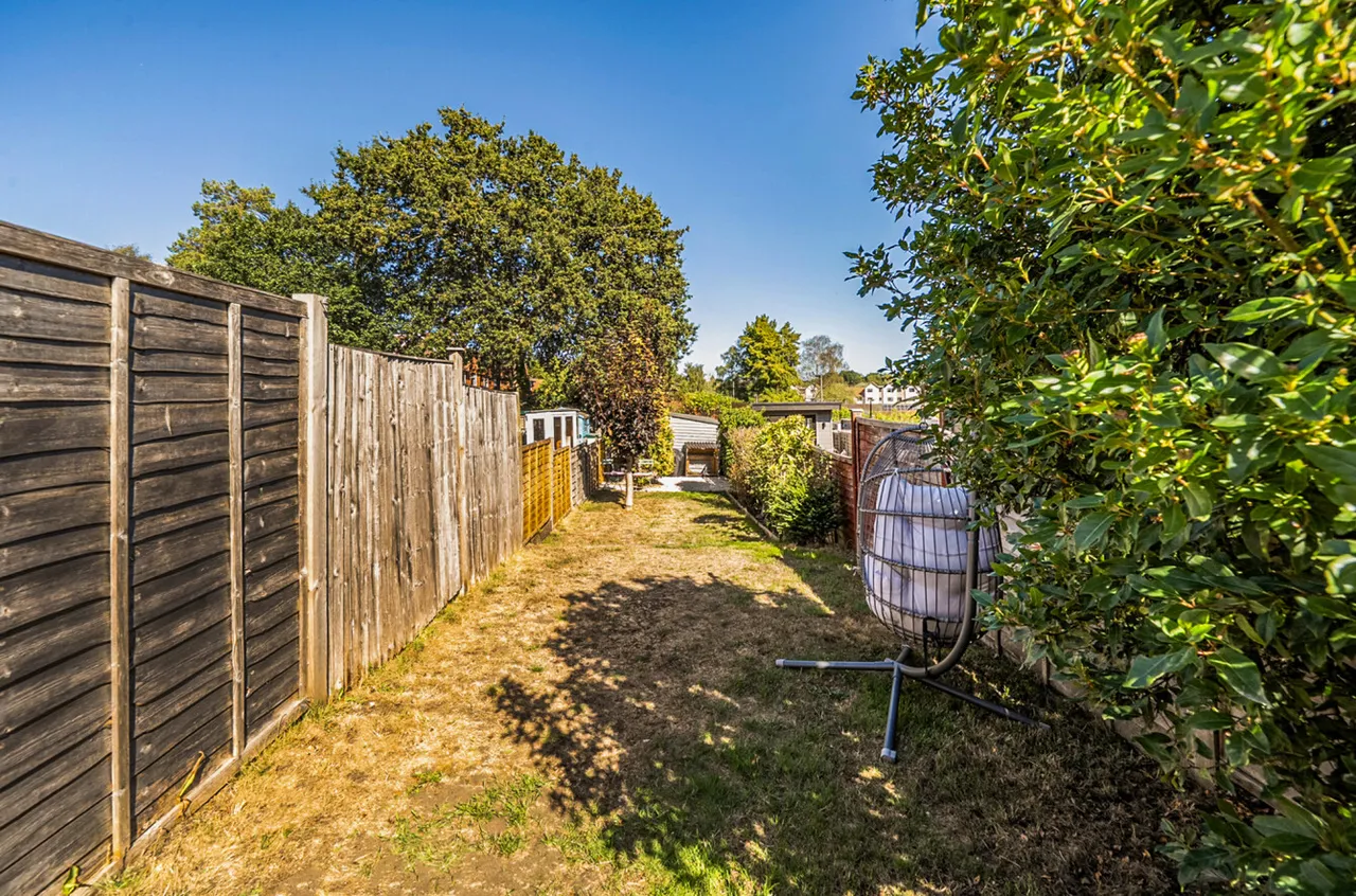 Kings Road, Farncombe, GU7, photo 16