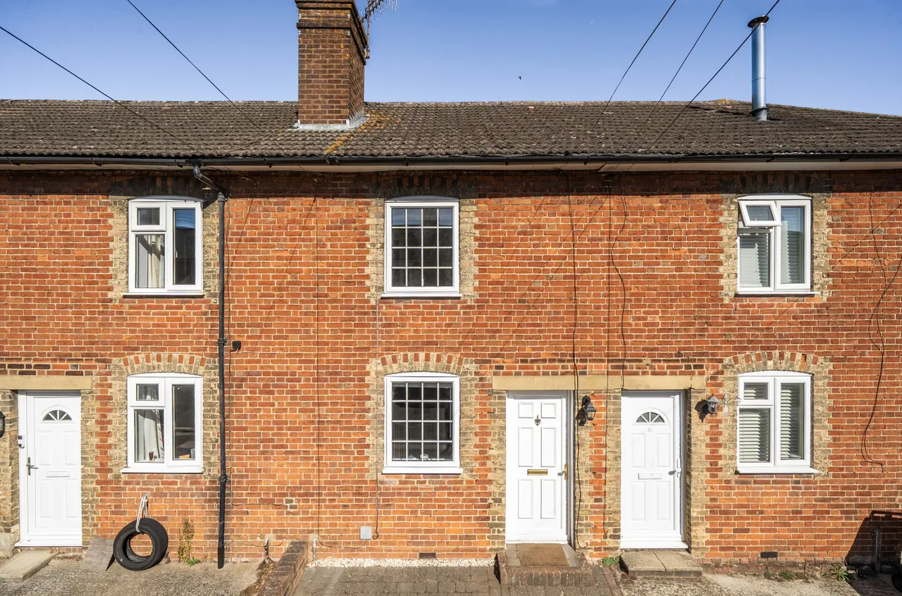Kings Road, Farncombe, GU7, photo 2
