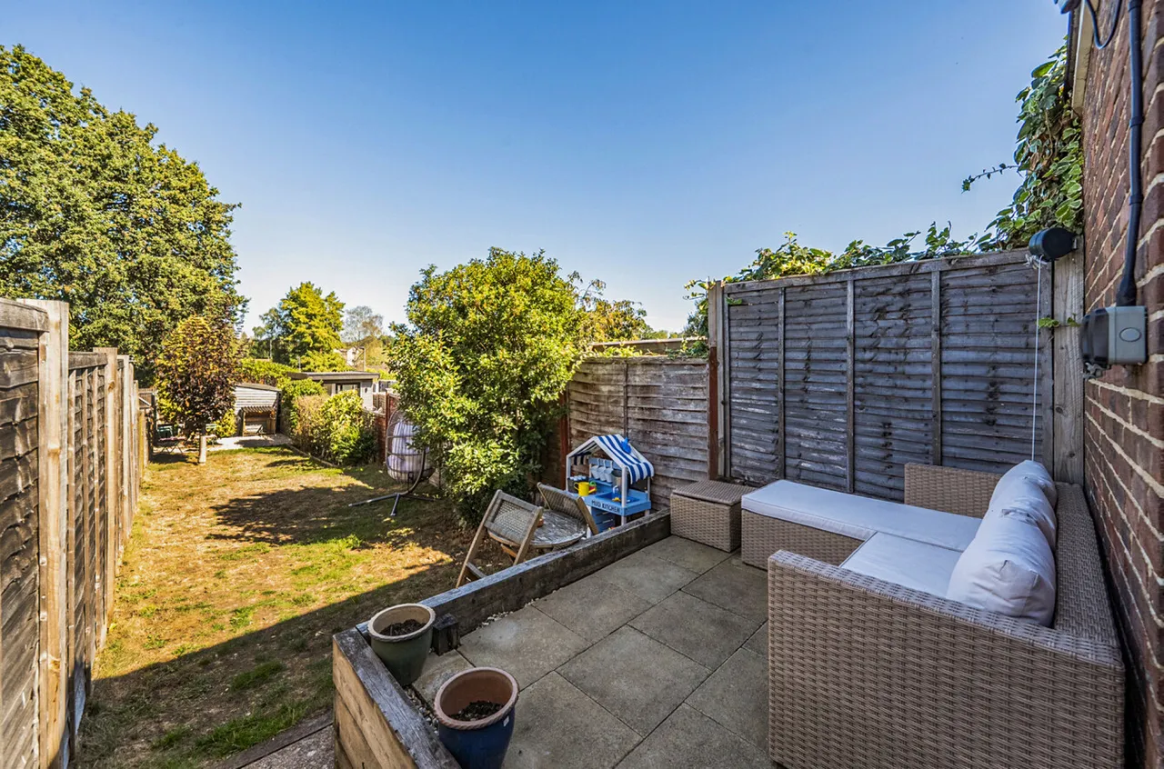 Kings Road, Farncombe, GU7, photo 4
