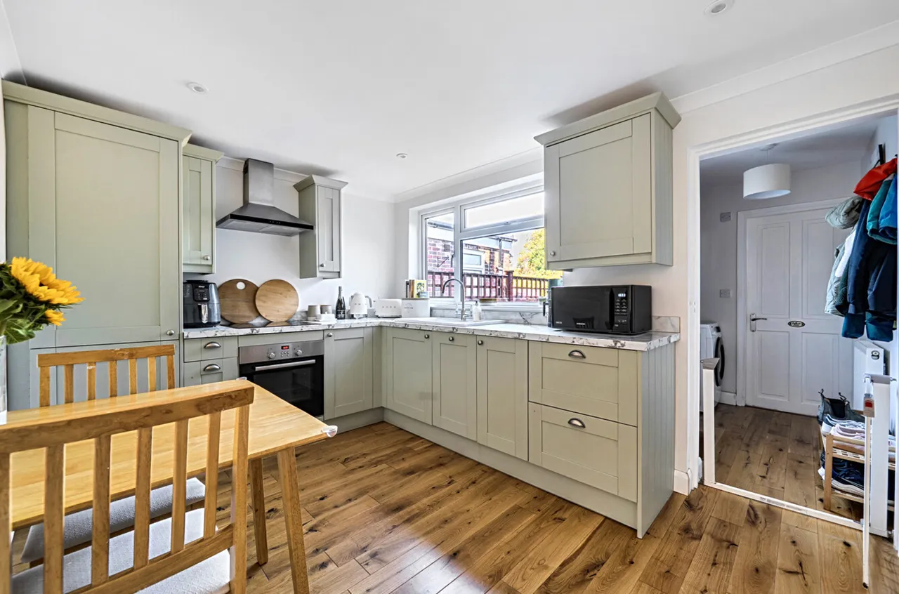 Kings Road, Farncombe, GU7, photo 8