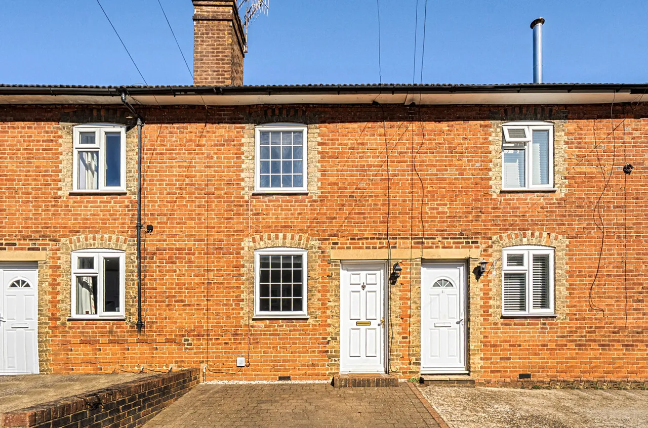 Kings Road, Farncombe, GU7, photo 17