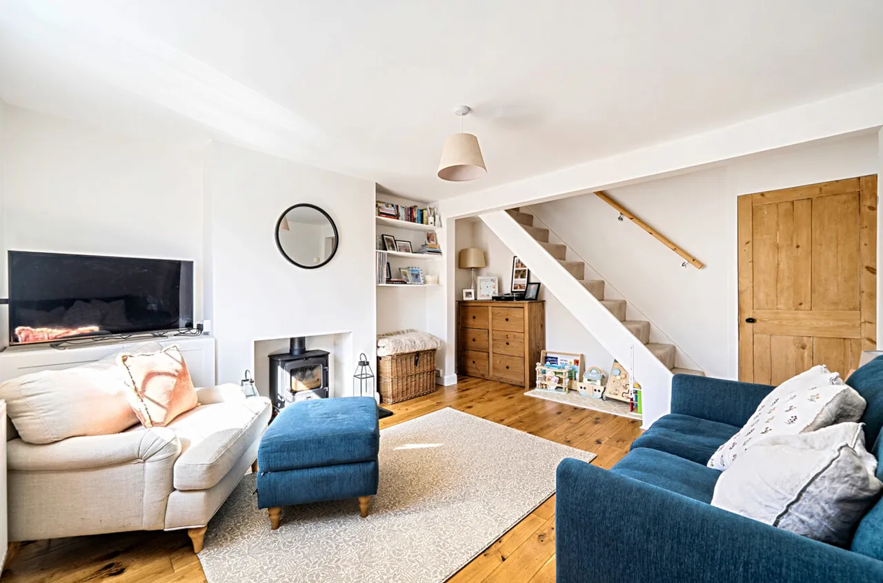 2 bed house for sale, Kings Road, Farncombe, GU7