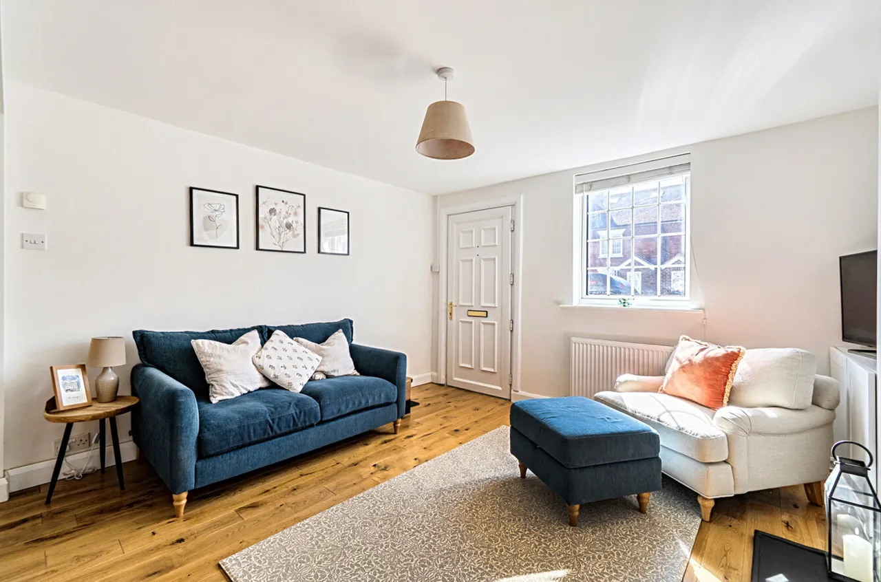 Kings Road, Farncombe, GU7, photo 5