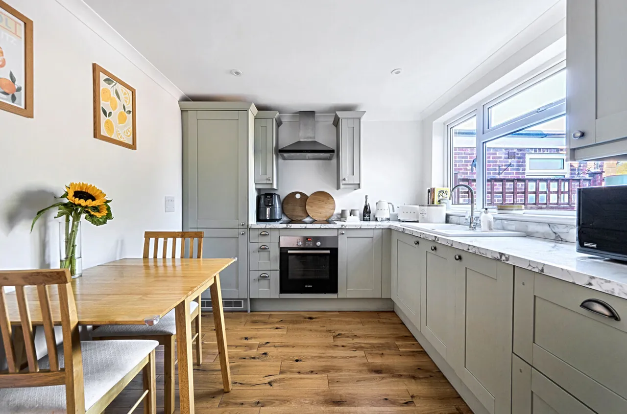 Kings Road, Farncombe, GU7, photo 3